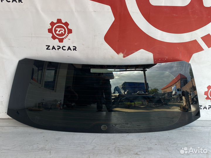 Lexus LX570 Заднее лобовое стекло