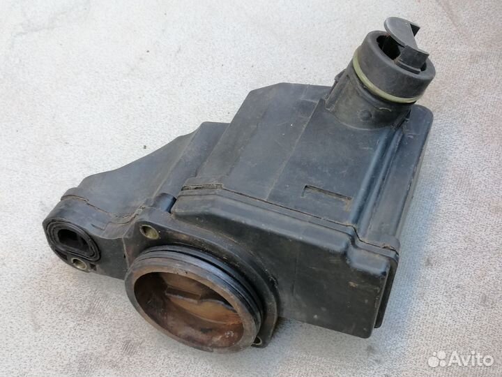 Маслоотделитель сапун Volkswagen Golf III 1.4 AEX