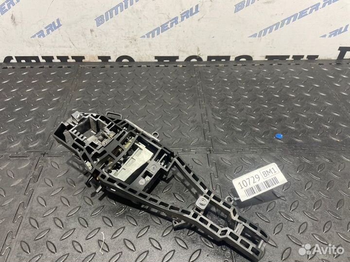 Держатель наружной ручки двери задний левый Bmw