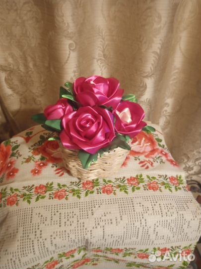 Цветы из атласных лент