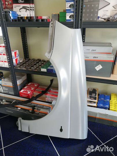 Крыло заводское Приора