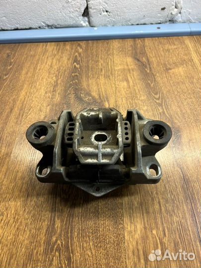 Подушка АКПП Ford Mondeo III 2.0 2004