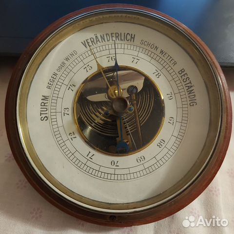 Старинный барометр