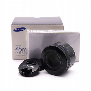 Светосильный объектив Samsung 45mm f/1.8 в упаковке