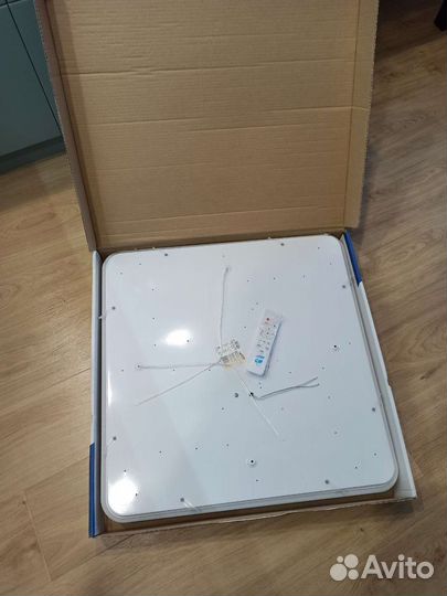 Светильник потолочный новый с пультом