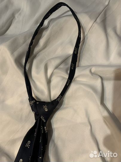 Галстук с черепами