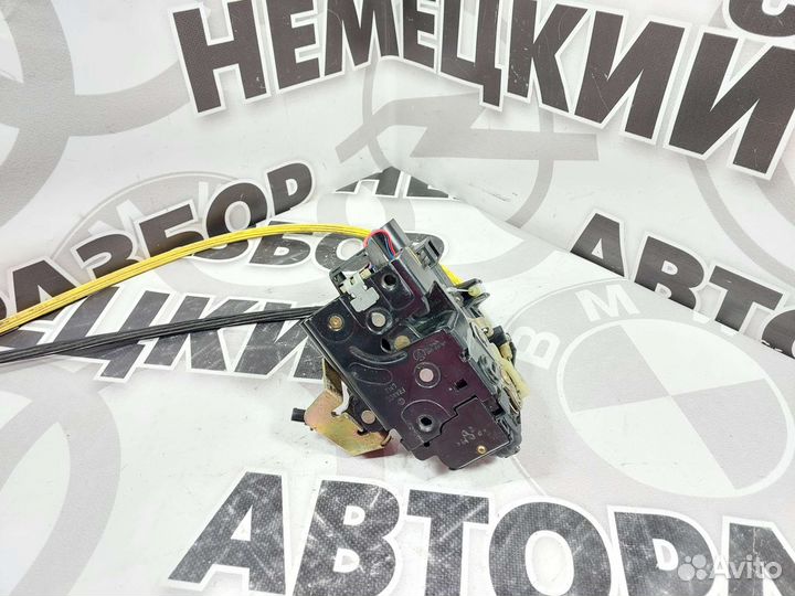 Замок двери задний правый Audi A6 C5