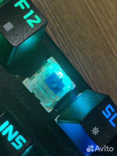 Игровая клавиатура механика с rgb qumo