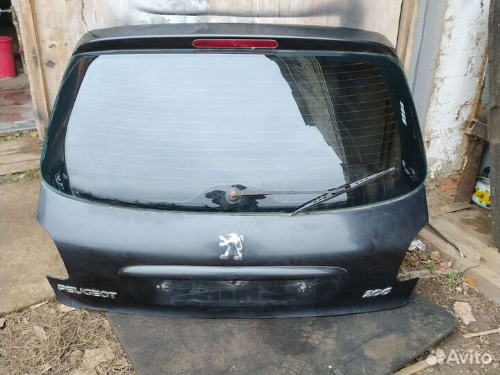 Крышка багажника peugeot 206