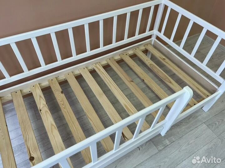 Кроватка высокий борт детская из массива Лисенок