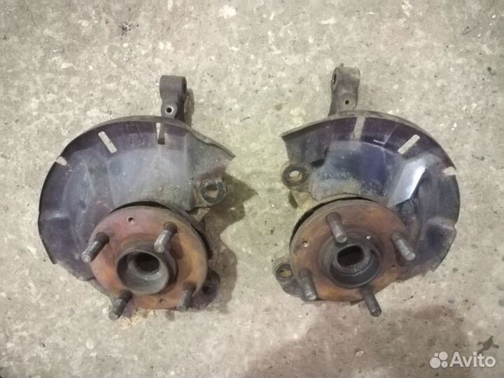 Кулак поворотный Kia Rio 3, Hyundai Solaris 1