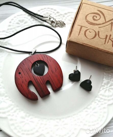 Набор украшений кулон и серьги
