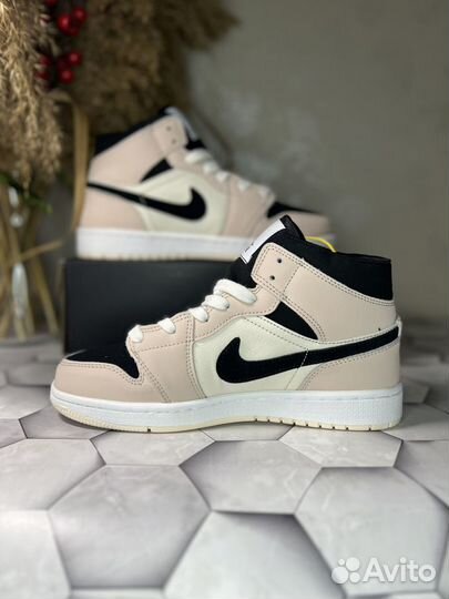 Кроссовки Nike Air jordan 1 mid оригинал