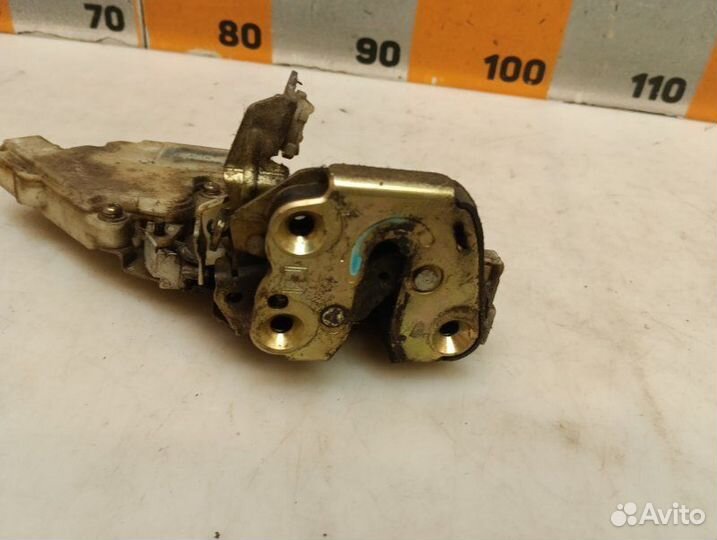 Замок двери задней левой Nissan Almera N16 1.8
