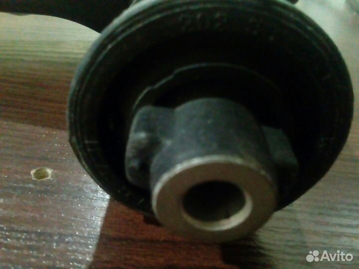 Рычаг передний Мерседес