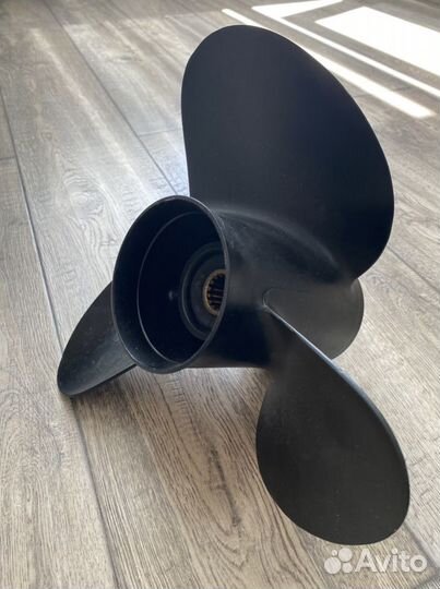 Винт гребеой Suzuki 3*14*17