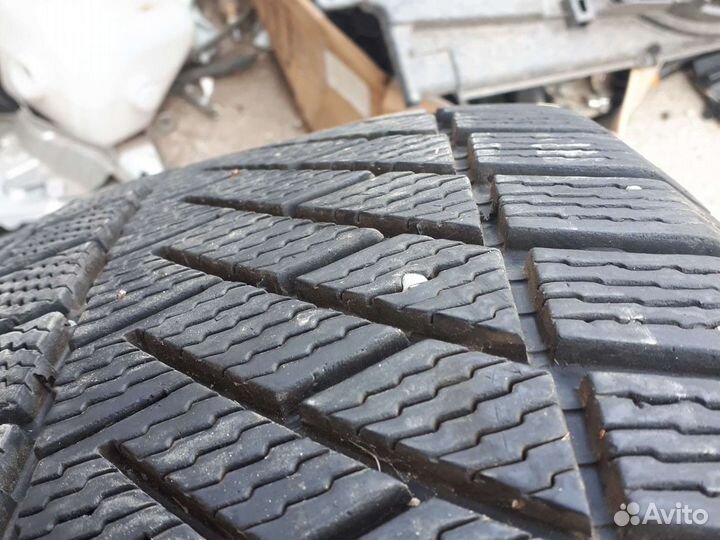 Continental ContiVikingContact 6 235/55 R17