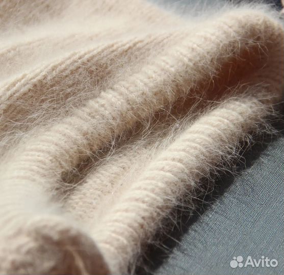 Вязаный капор ангоровый