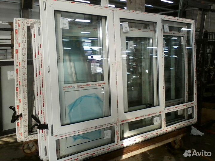 Окна белые и ламинированные пластиковые