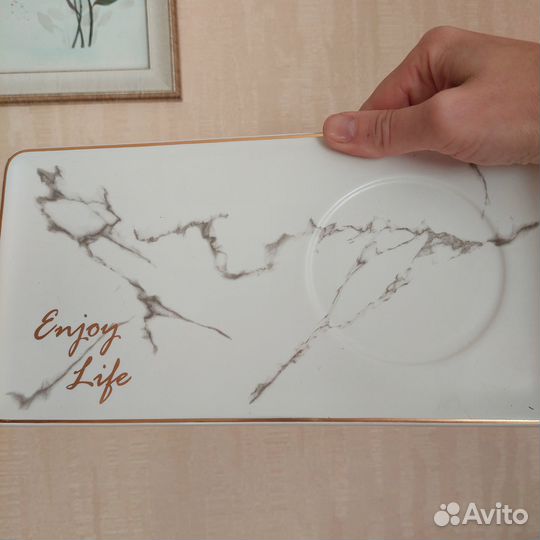 Фарфоровая чашка с блюдцем