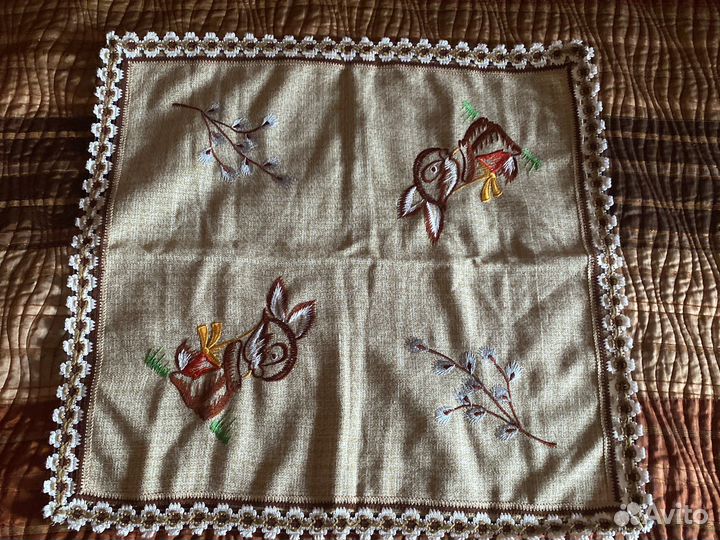 Салфетка/скатерть с вышивкой