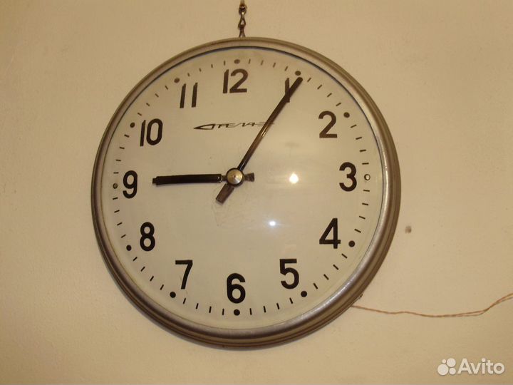 Часы эпчм первичные,1967 г. и вторичные-сигнальные