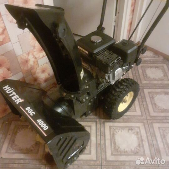 Снегоуборщик бензиновый