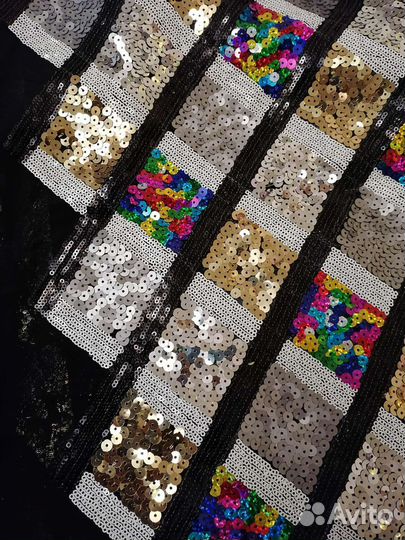 Ткань пайетки на трикотажной сетке. Отрез ткани