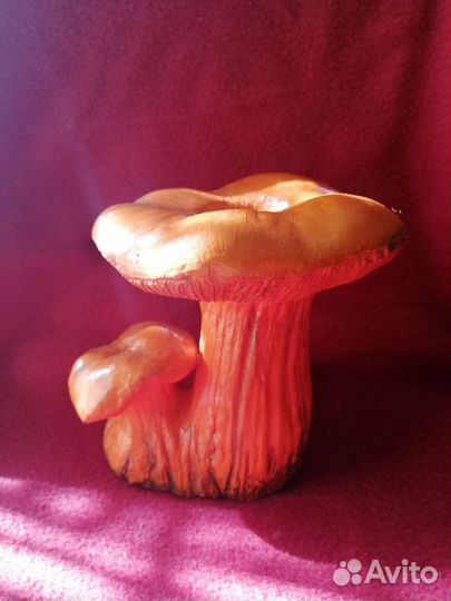 Гипсовая статуэтка в виде лисичек