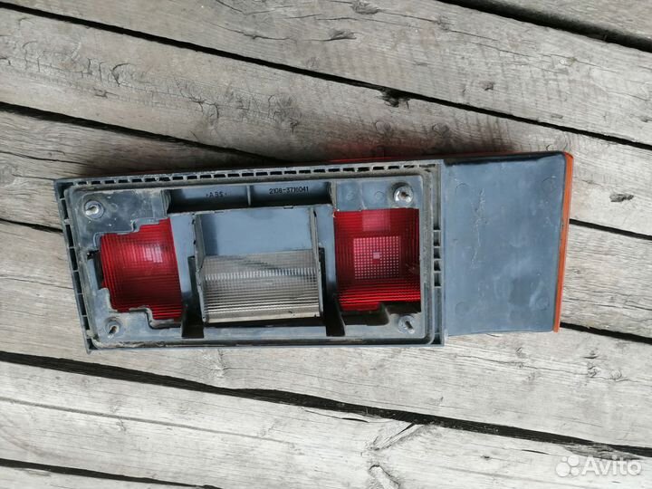 Задний фанарь