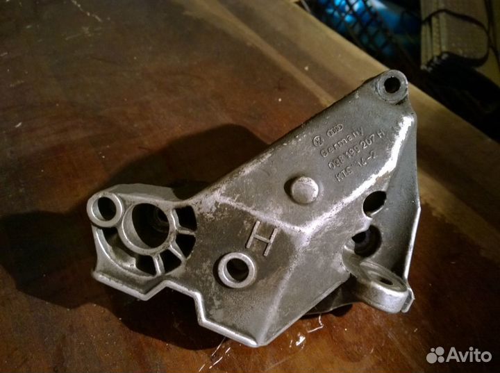 Опора двигателя правая golf3 vw 1.9tdi