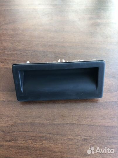 Клавиша (ручка-кнопка) крышки багажника Ауди A6 C7