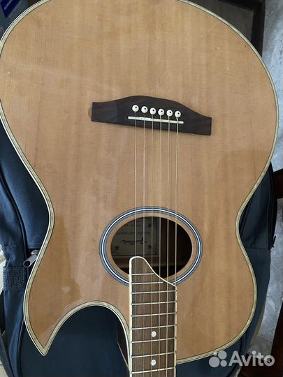 Акустическая гитара