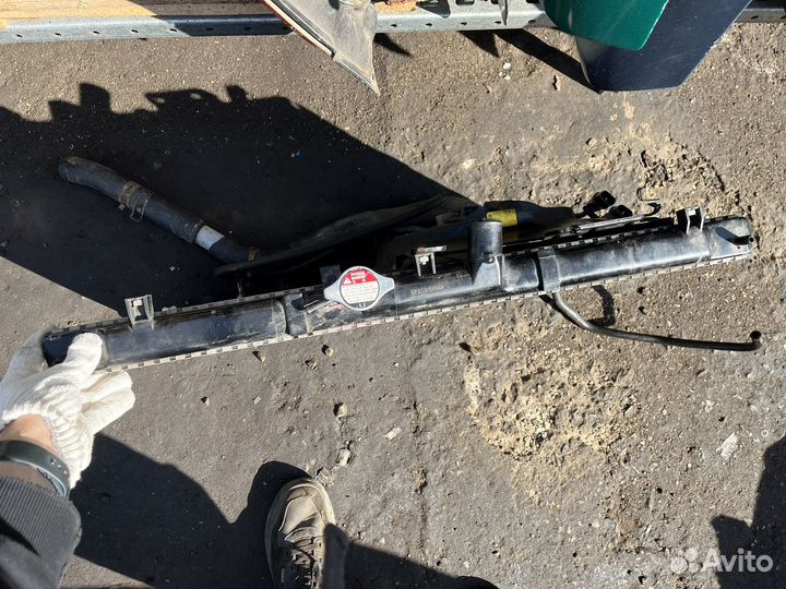 Радиатор охлаждения Mitsubishi Eterna e72a АКПП