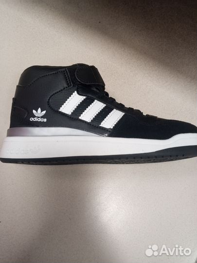 Кроссовки adidas