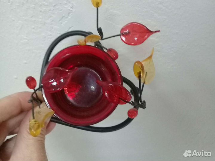 Декоративная вещь-ковка и цветное стекло