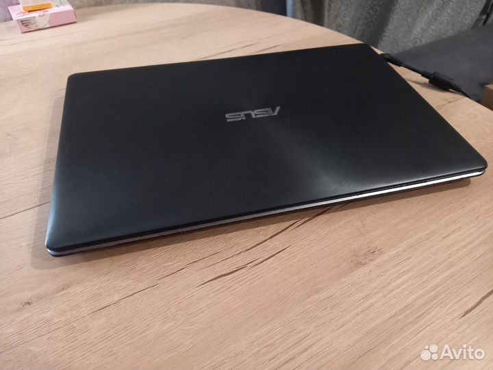 Ноутбук asus