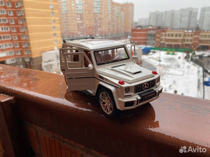 Модель металлическая Mercedes-Benz G-Class Белый