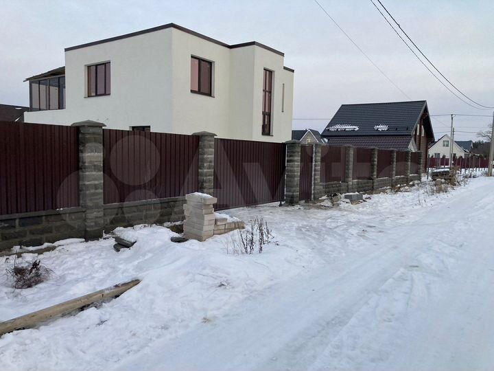 Коттедж 220 м² на участке 10 сот.