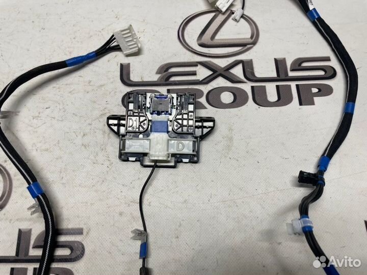 Антенна GPS Lexus Rx450H GYL25 2grfxs 2019