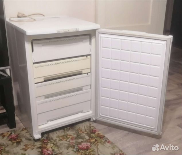 Морозилка Бирюса 14