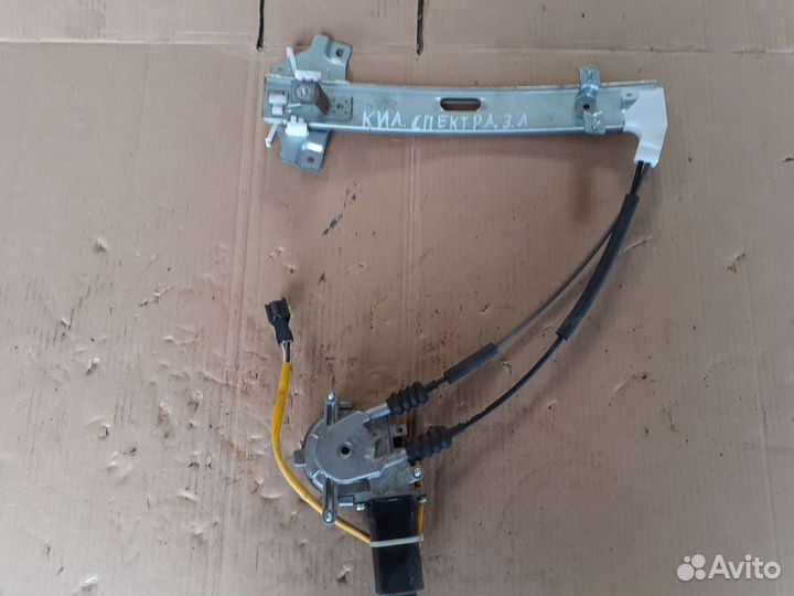 Стеклоподъёмник электро задний левый Киа Спектра