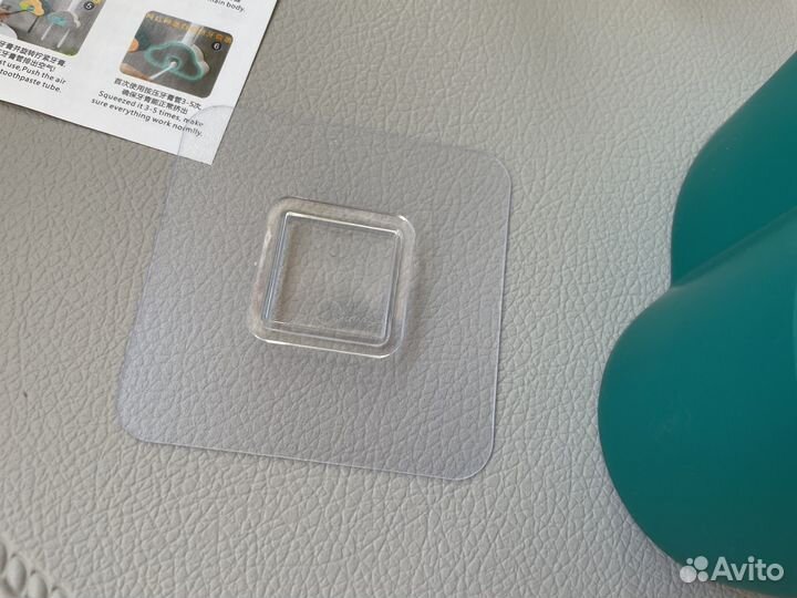 Дозатор для зубной пасты новый