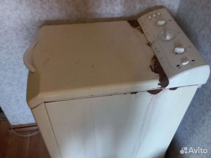 Стиральная машина с вертикальной загрузкой