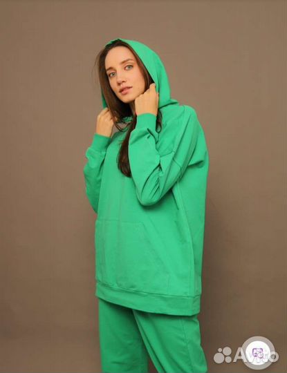 Спортивный костюм женский