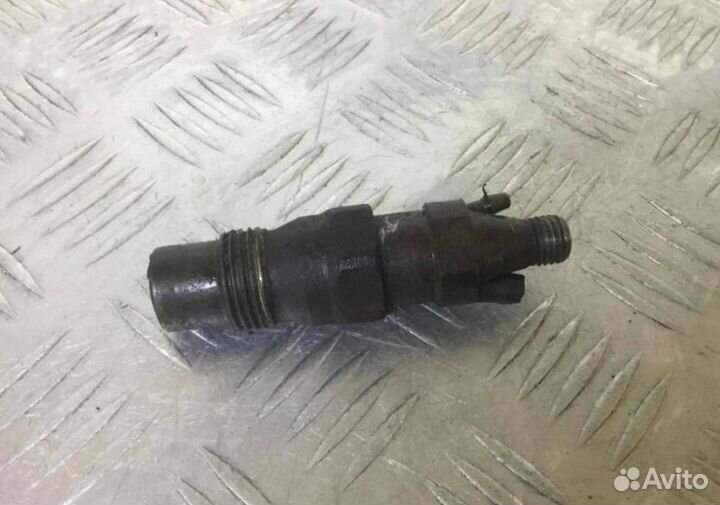 Форсунка Volkswagen Transporter T4 2.4D 068130202