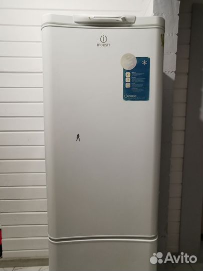 Холодильник Indesit