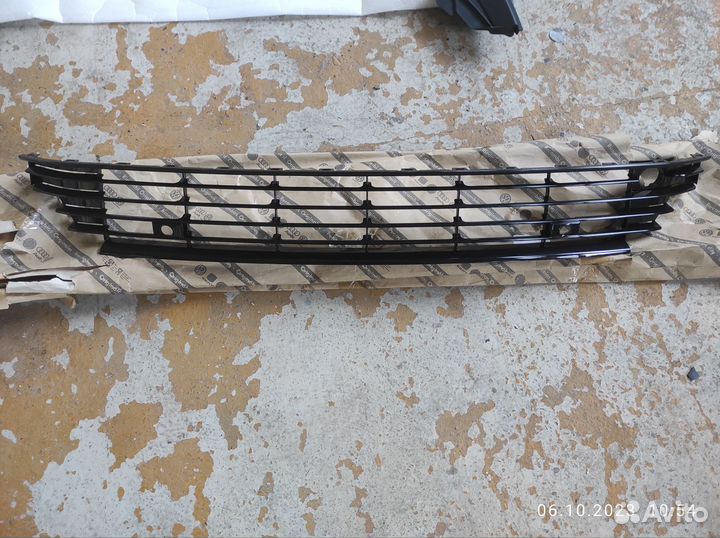 Решётка радиатора 3C8853671F 041