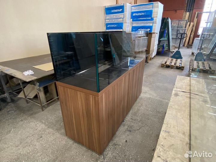 Аквариум на заказ морской