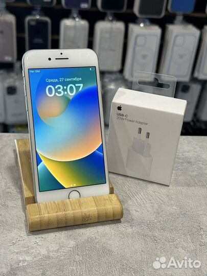 iPhone 8, 64 ГБ